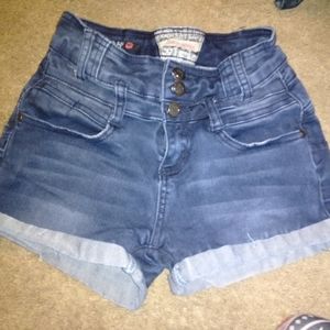 Hot kiss short shorts